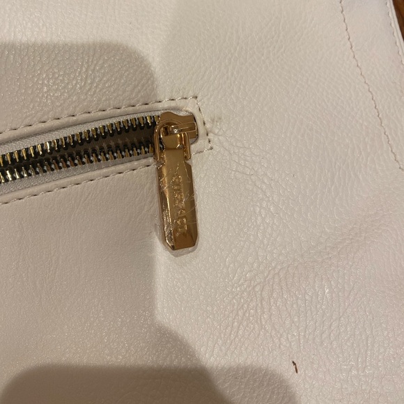 GUSSACI collection, beautiful purse bag. Large white with multiple zippers. - Picture 11 of 16